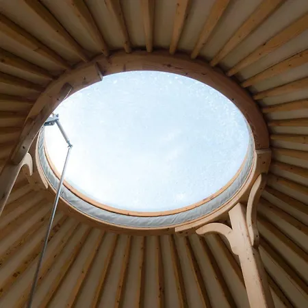 Campismo de Luxo Na Mytince *