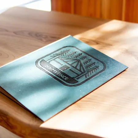 Campismo de Luxo Na Mytince